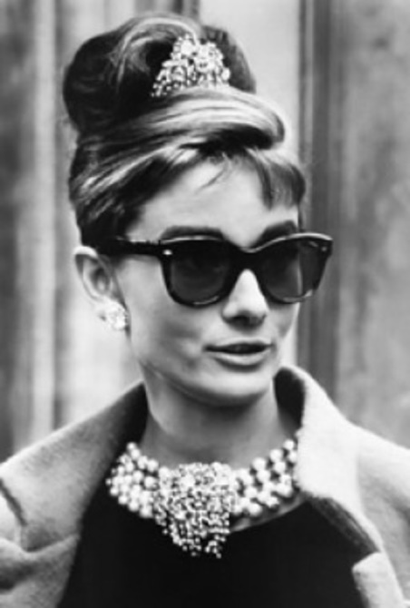 Audrey-Hepburn-in-sun-glasses